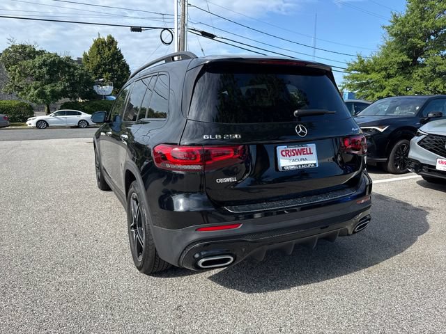 Used 2022 Mercedes-Benz GLB 250 4MATIC image 4