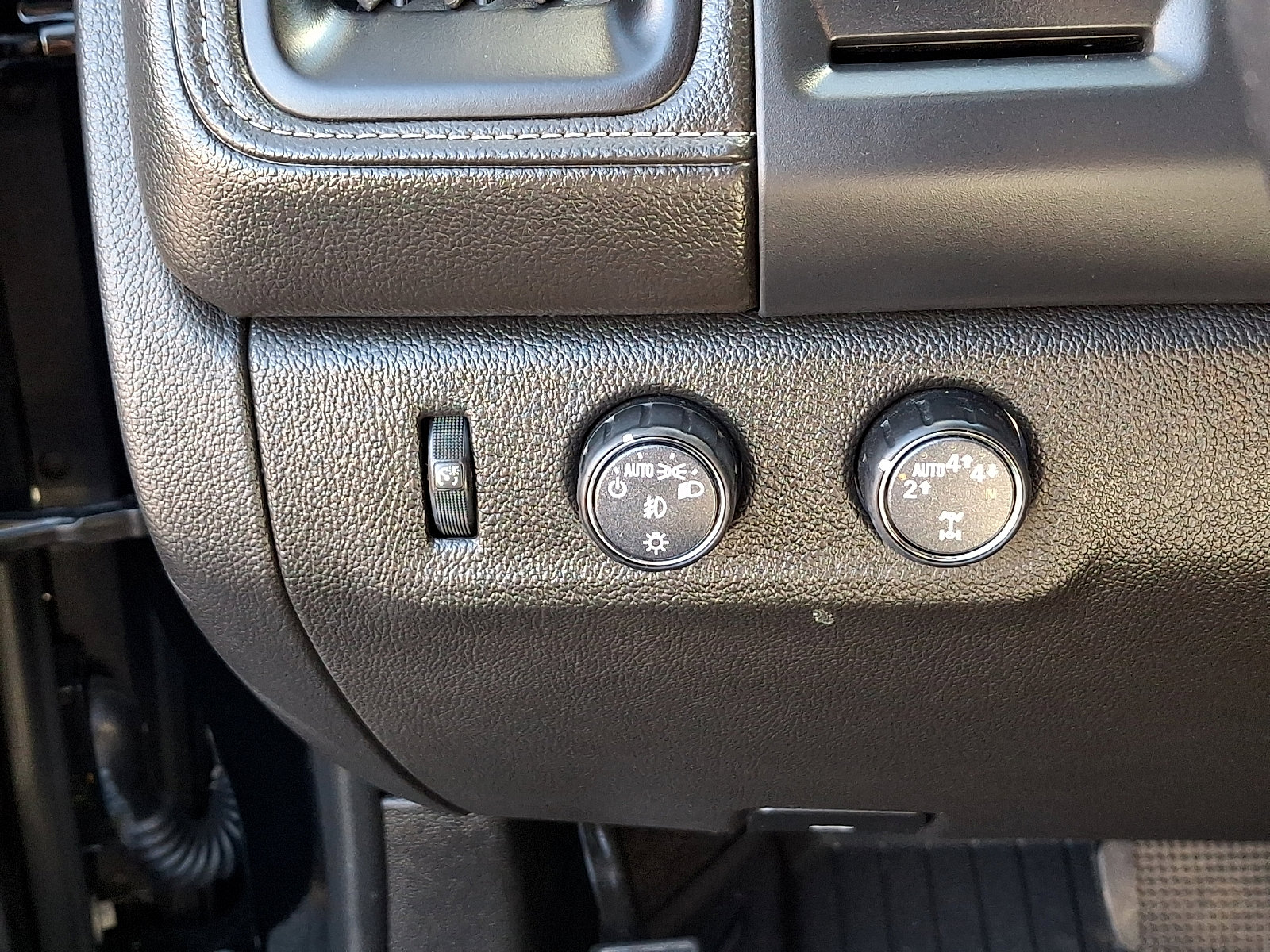 Certified 2022 GMC Canyon Elevation w/ Elevation Premium Package AWD/4WD image 24