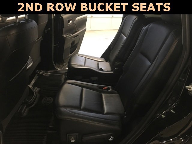 Used 2018 Toyota Highlander XLE image 28