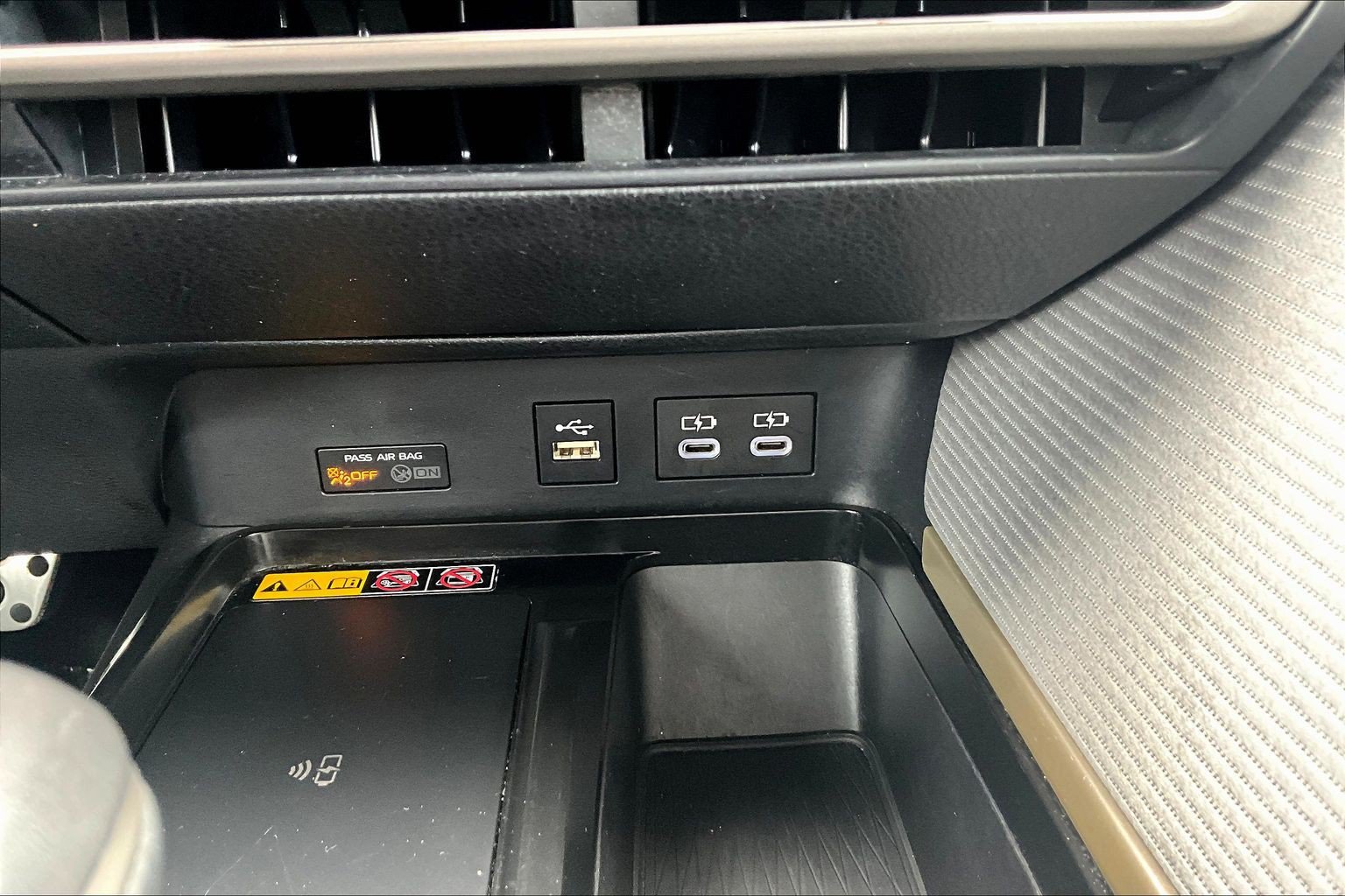 Used 2025 Toyota Camry SE FWD image 24