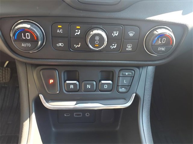 Used 2020 GMC Terrain SLE w/ Driver Convenience Package image 19
