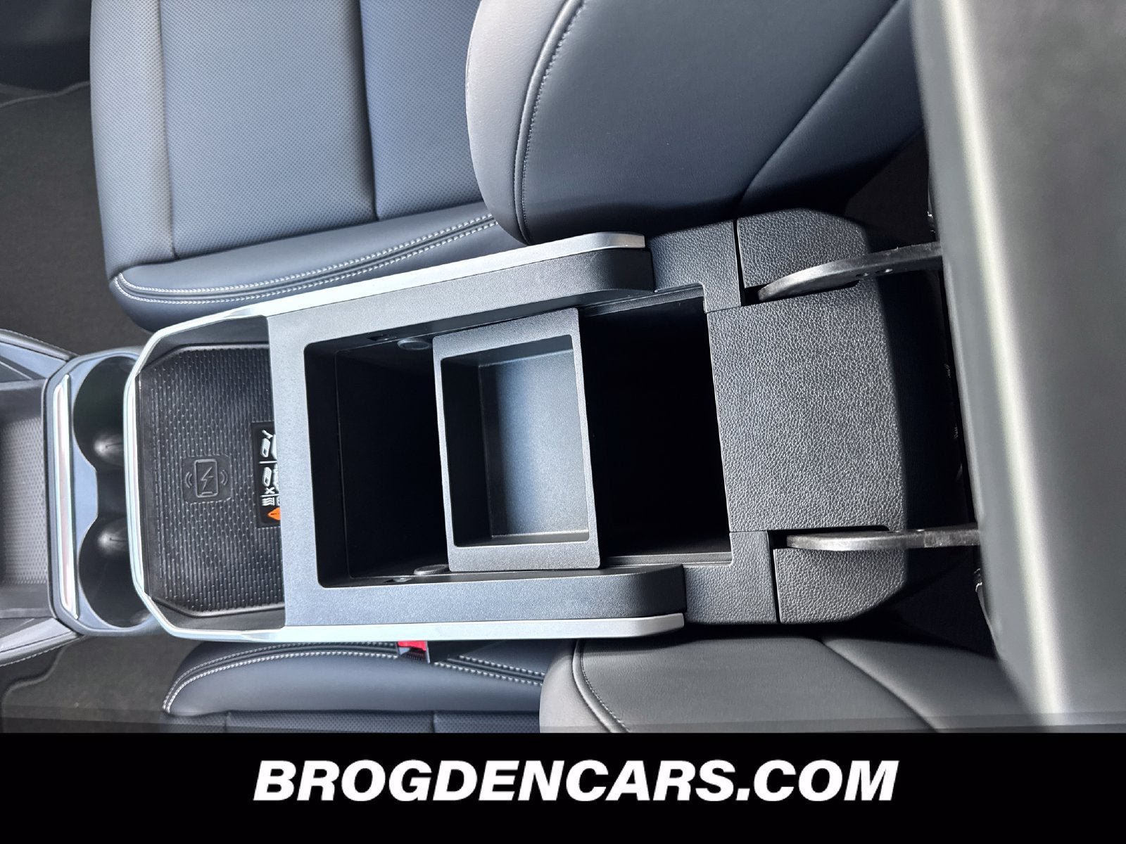 New 2027 GMC Terrain Elevation w/ Elevation Premium Package AWD/4WD image 10