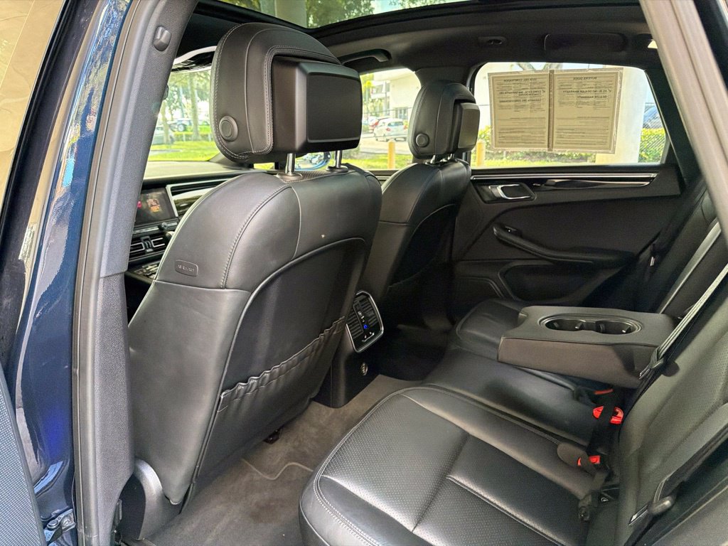 Used 2019 Porsche Macan AWD/4WD image 35