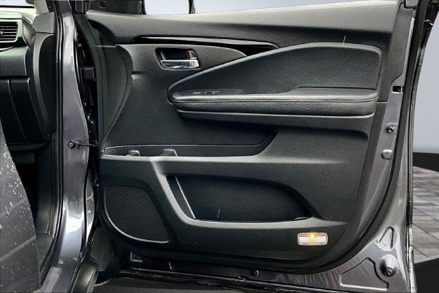 Used 2022 Honda Pilot Touring image 29