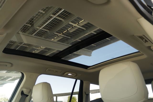 Used 2021 Cadillac XT6 Premium Luxury w/ LPO, Floor Liner Package image 28