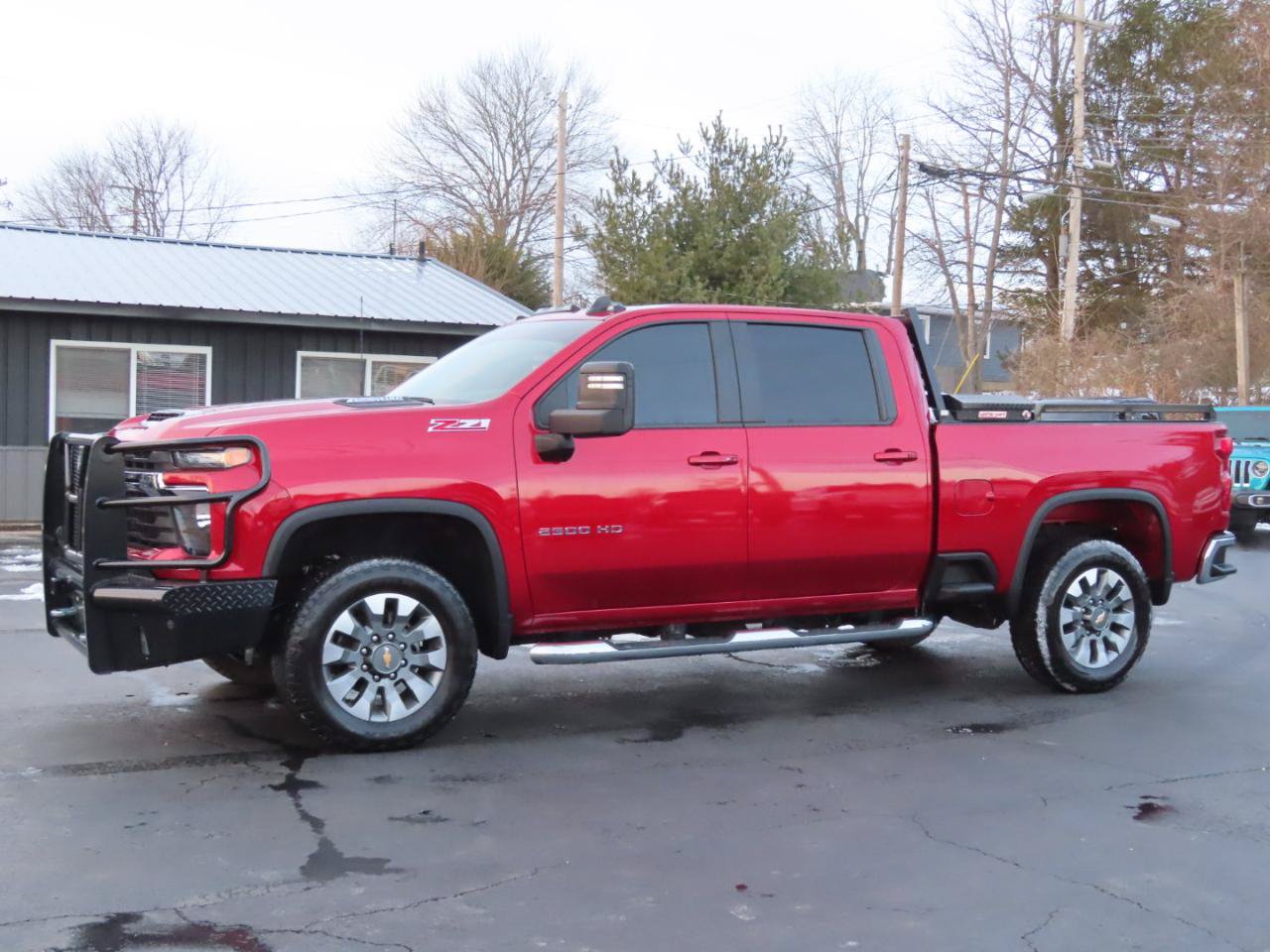 Used 2024 Chevrolet Silverado 2500 LT AWD/4WD image 2