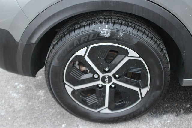 Used 2023 Kia Niro EX image 28