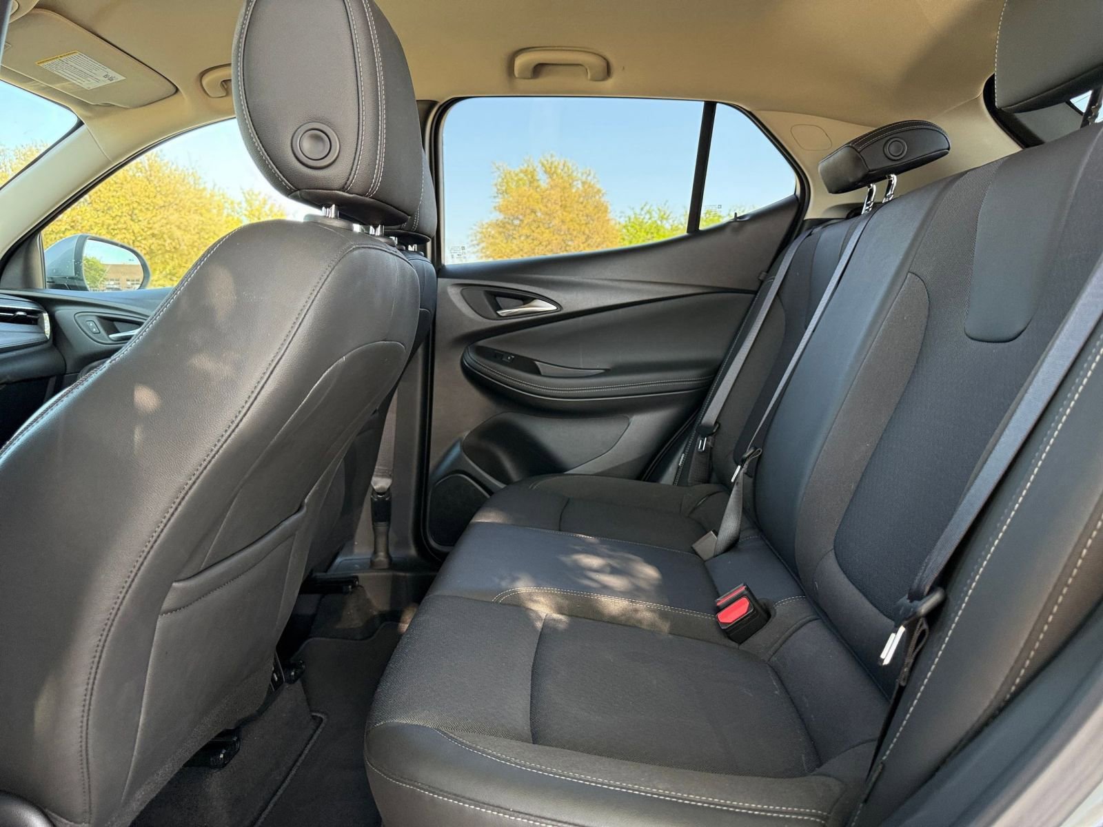 Used 2025 Buick Encore GX Preferred image 25