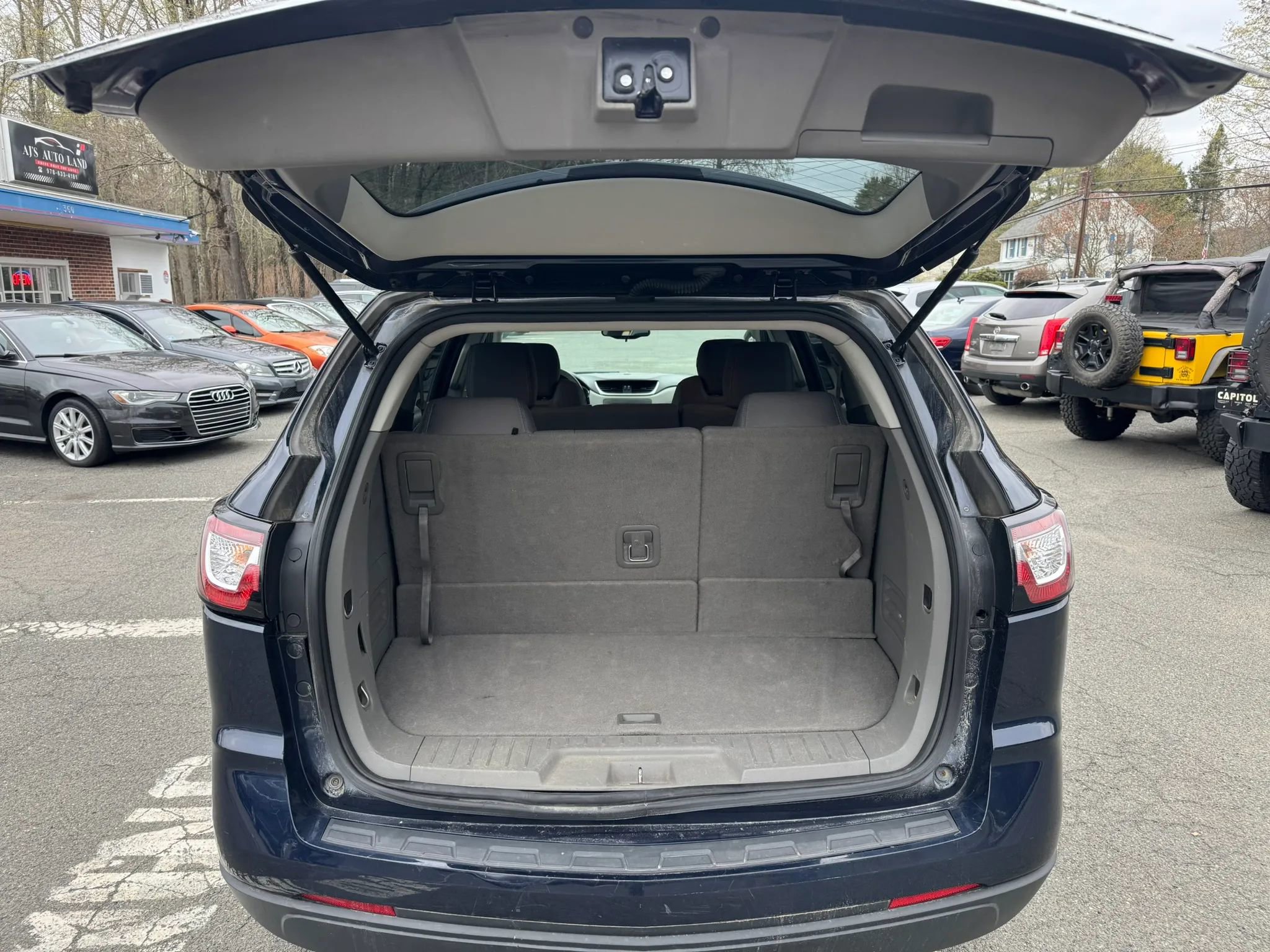 Used 2015 Chevrolet Traverse LS AWD/4WD image 11