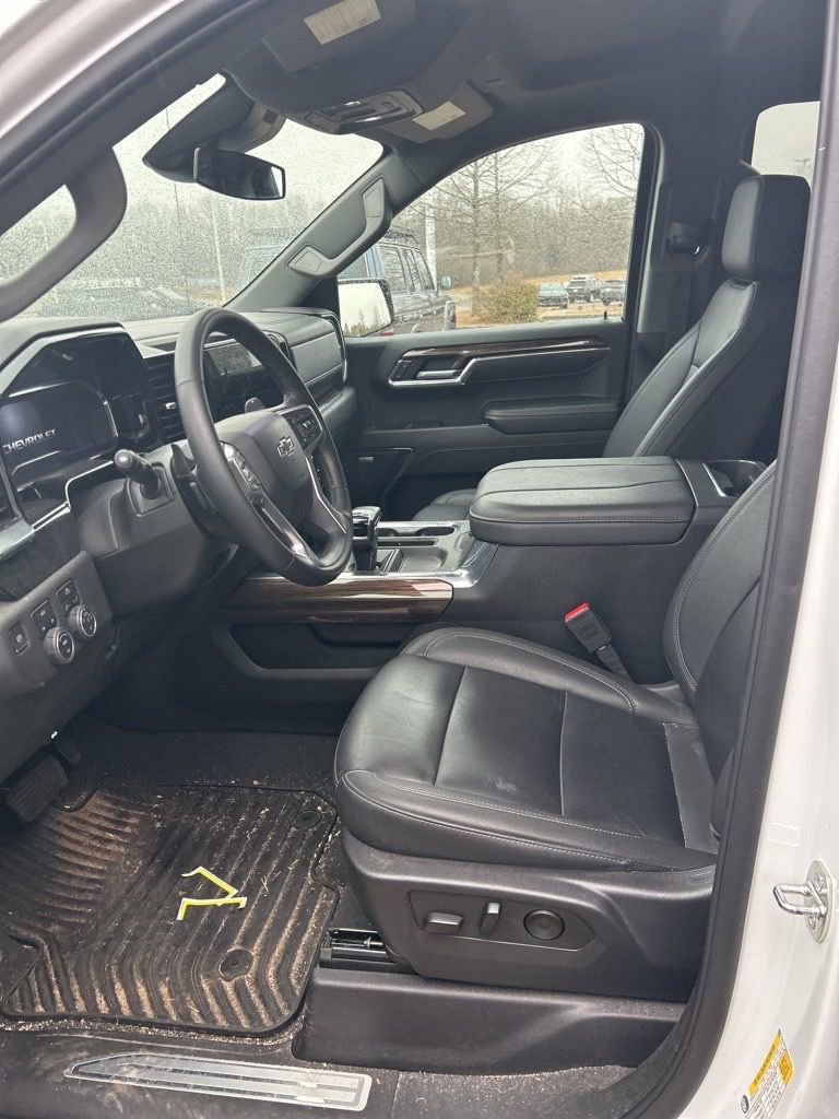 Used 2024 Chevrolet Silverado 1500 RST w/ Rally Edition image 8