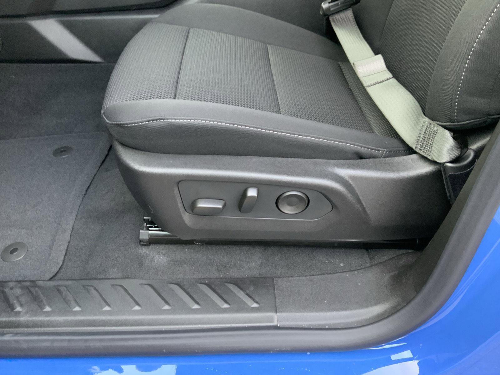 New 2026 GMC Canyon Elevation w/ Convenience Package image 27