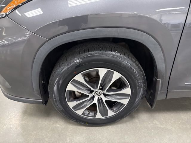 Used 2023 Toyota Highlander XLE w/ Protection Package #3 (TMS) image 41