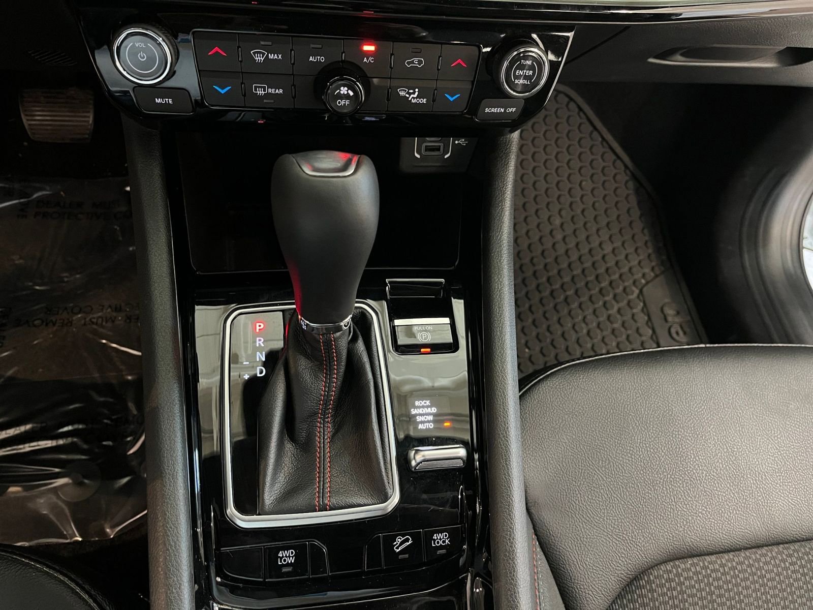 Used 2025 Jeep Compass Trailhawk image 41
