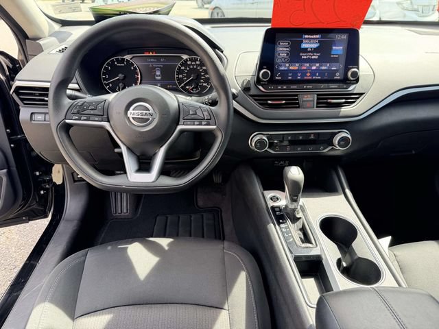 Used 2022 Nissan Altima 2.5 SV FWD image 17