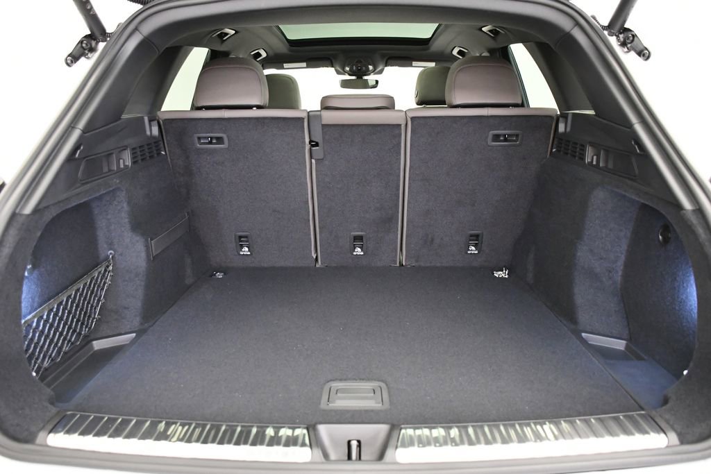 Used 2025 Audi Q5 Premium w/ Convenience Package image 52