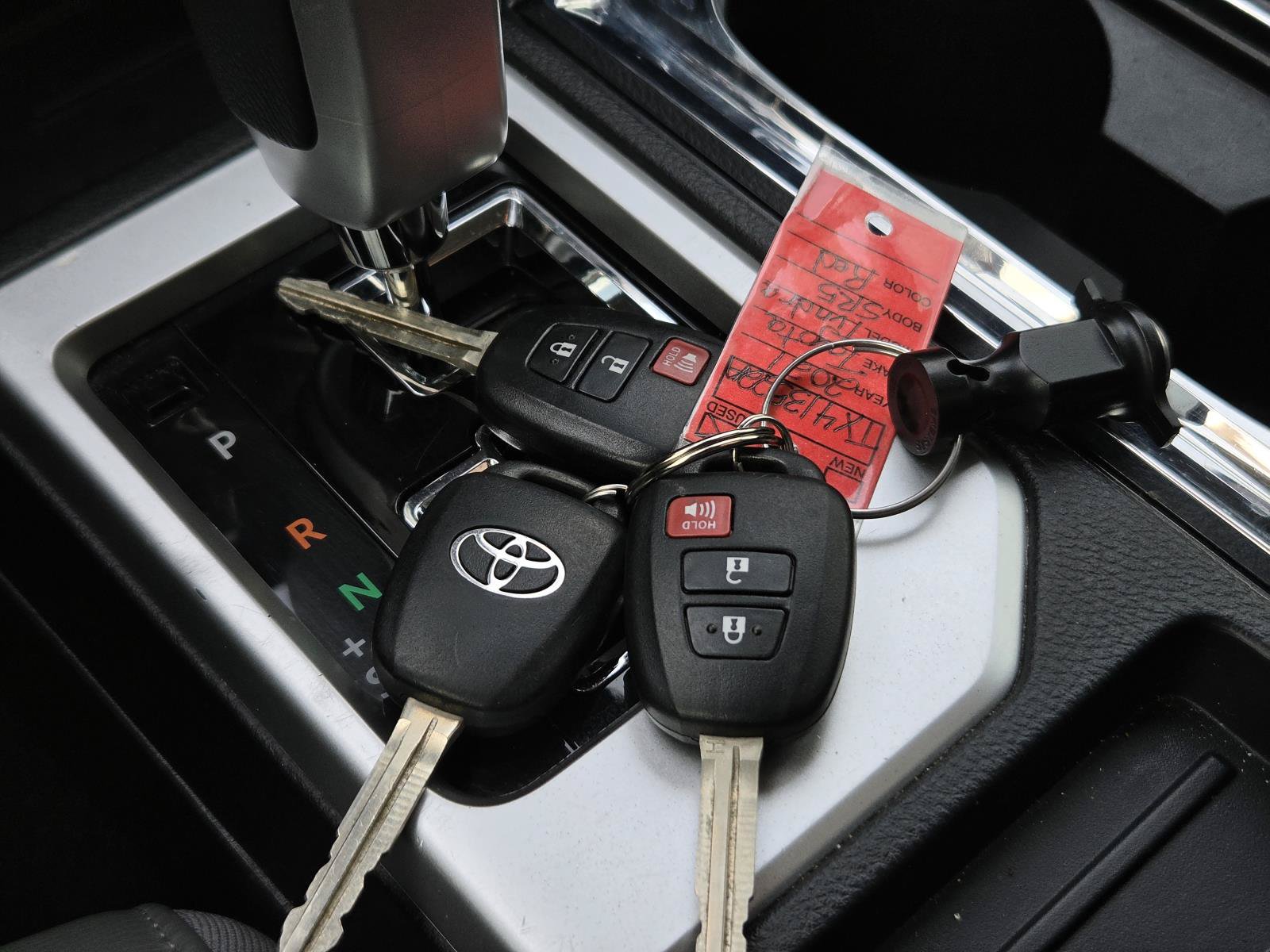 Used 2021 Toyota Tundra SR5 w/ SR5 Leather Package AWD/4WD image 32