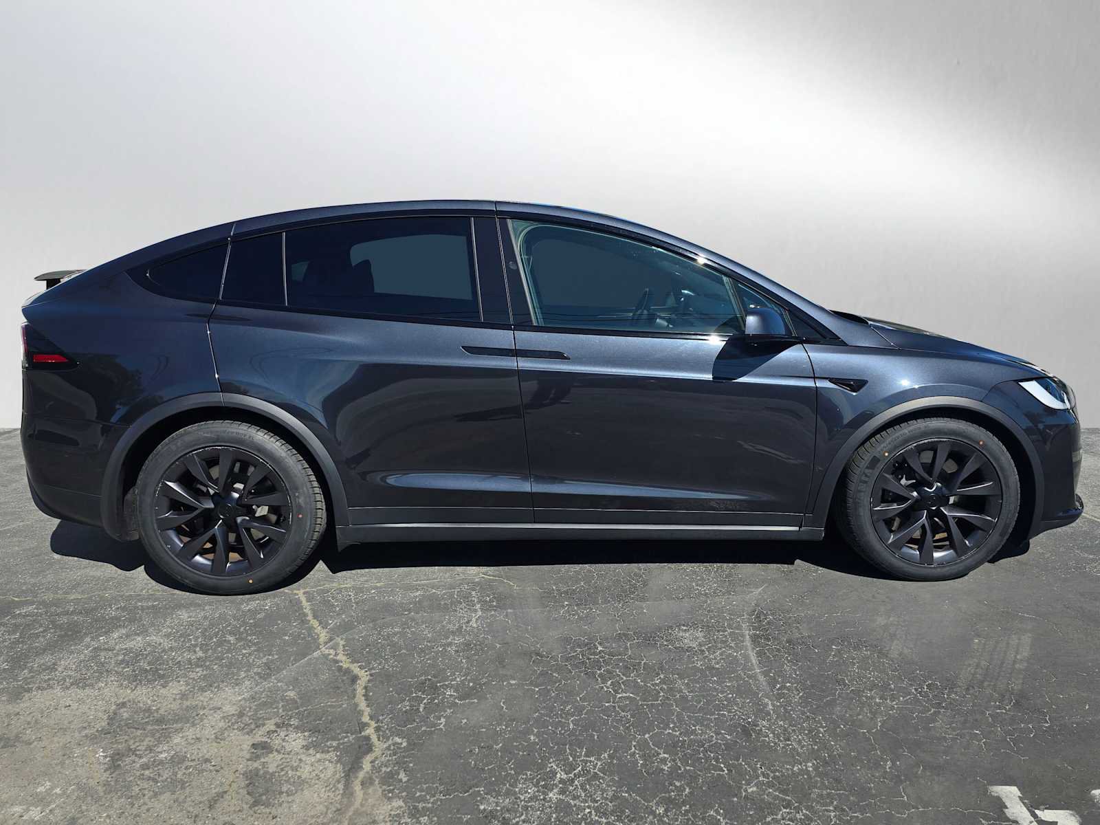 Used 2024 Tesla Model X AWD/4WD image 2