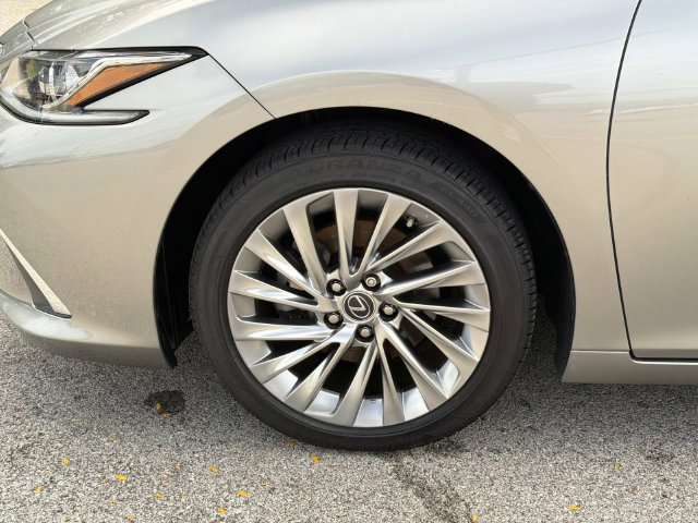 Used 2019 Lexus ES 350 w/ Accessory Package FWD image 10