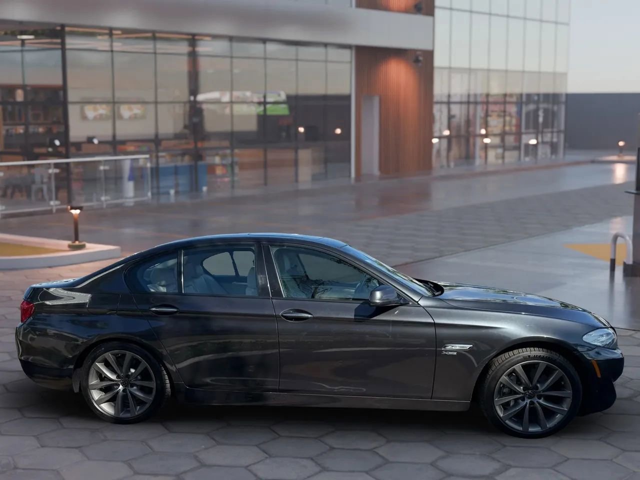 Used 2011 BMW 535i xDrive Sedan image 8