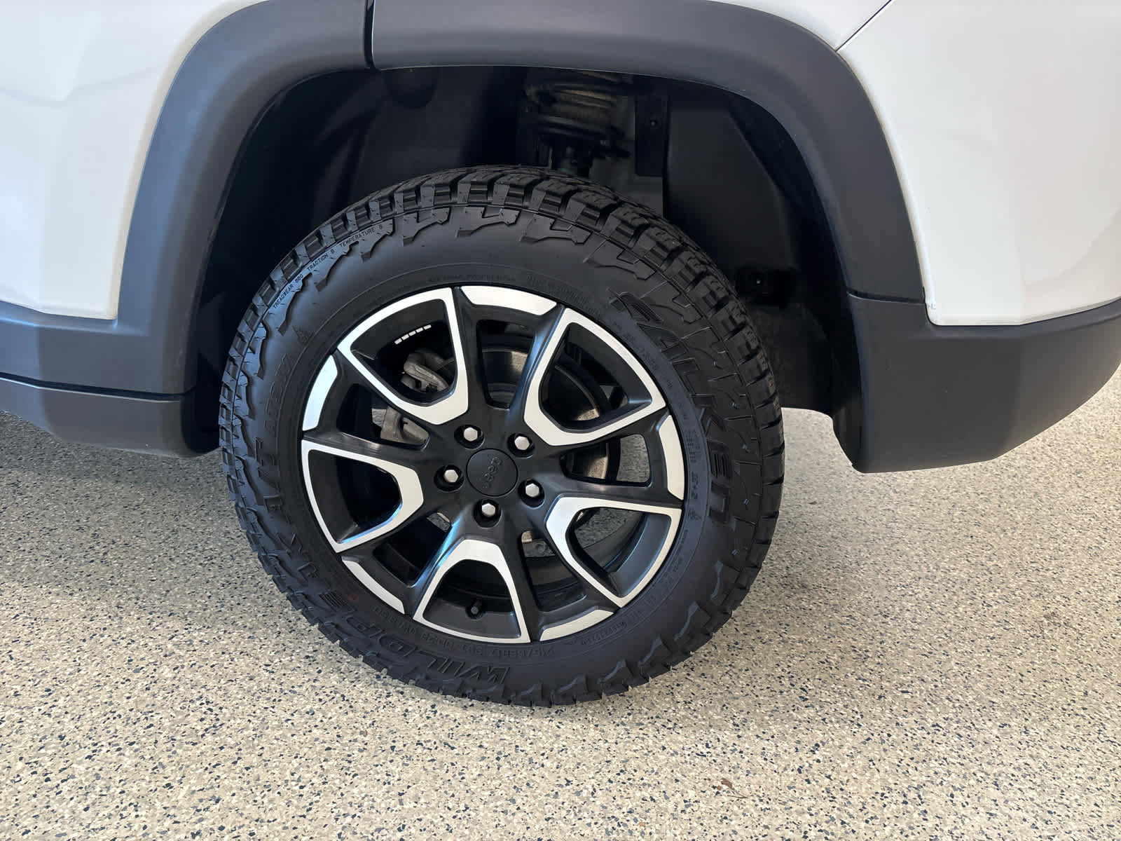 Used 2024 Jeep Compass Trailhawk w/ Trailhawk Elite Group image 12