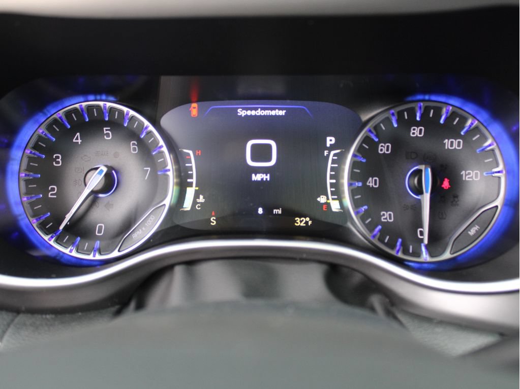 New 2026 Chrysler Pacifica Select AWD/4WD image 18