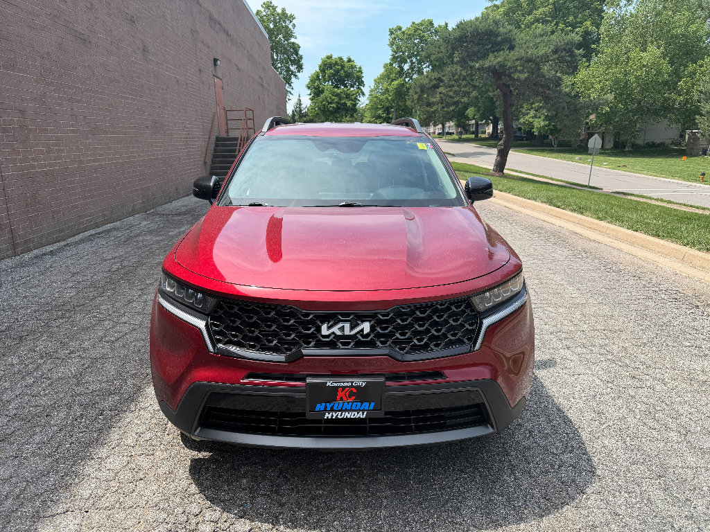 Used 2022 Kia Sorento S AWD/4WD image 2