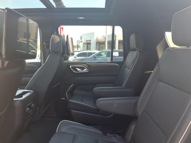 Used 2021 Chevrolet Suburban Premier AWD/4WD image 7