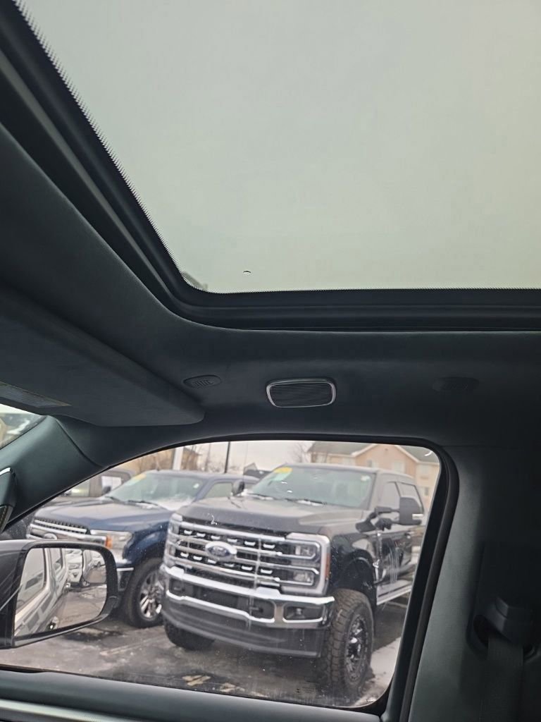 Used 2022 Jeep Grand Wagoneer Series III w/ Rear Seat Video Group 1 image 36