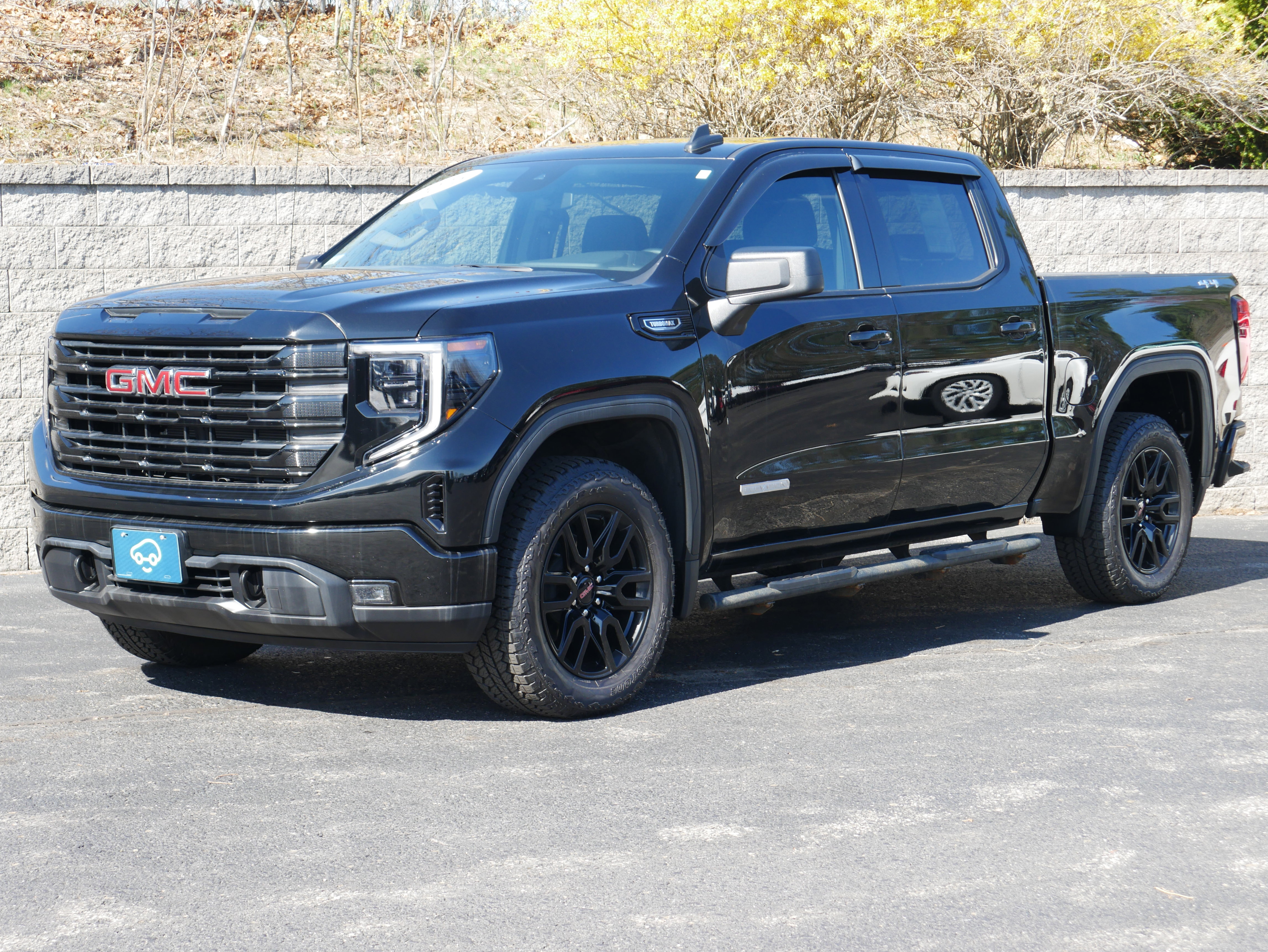 Certified 2025 GMC Sierra 1500 Elevation image 1