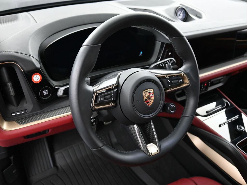 Certified 2025 Porsche Cayenne S AWD/4WD image 17