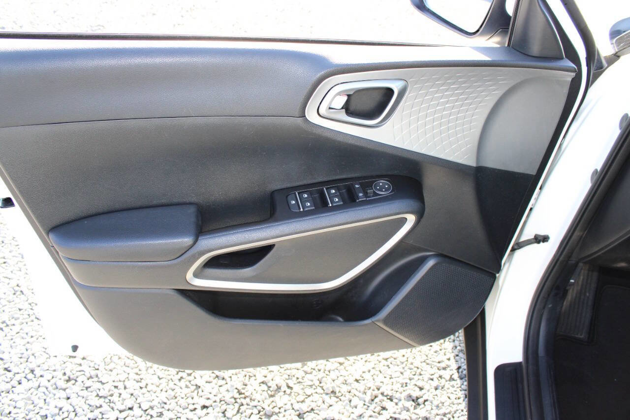 Used 2022 Kia Soul LX w/ Technology Package image 21