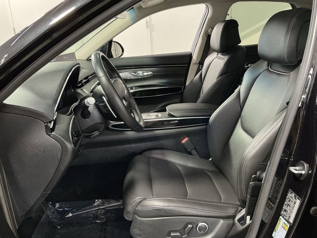 Used 2023 Genesis GV70 2.5T w/ Cargo Package image 21