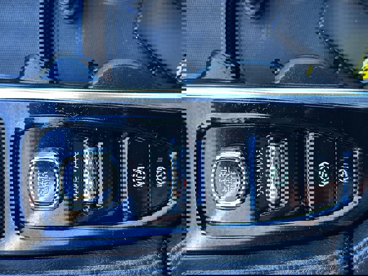 Used 2018 Volvo XC90 T5 Momentum w/ Convenience Package image 28