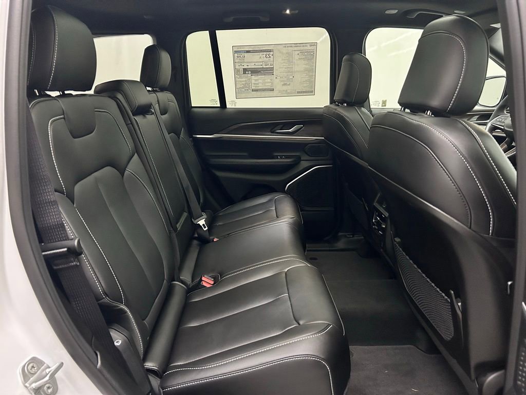 New 2026 Jeep Grand Cherokee Limited w/ Limited Altitude Package image 15