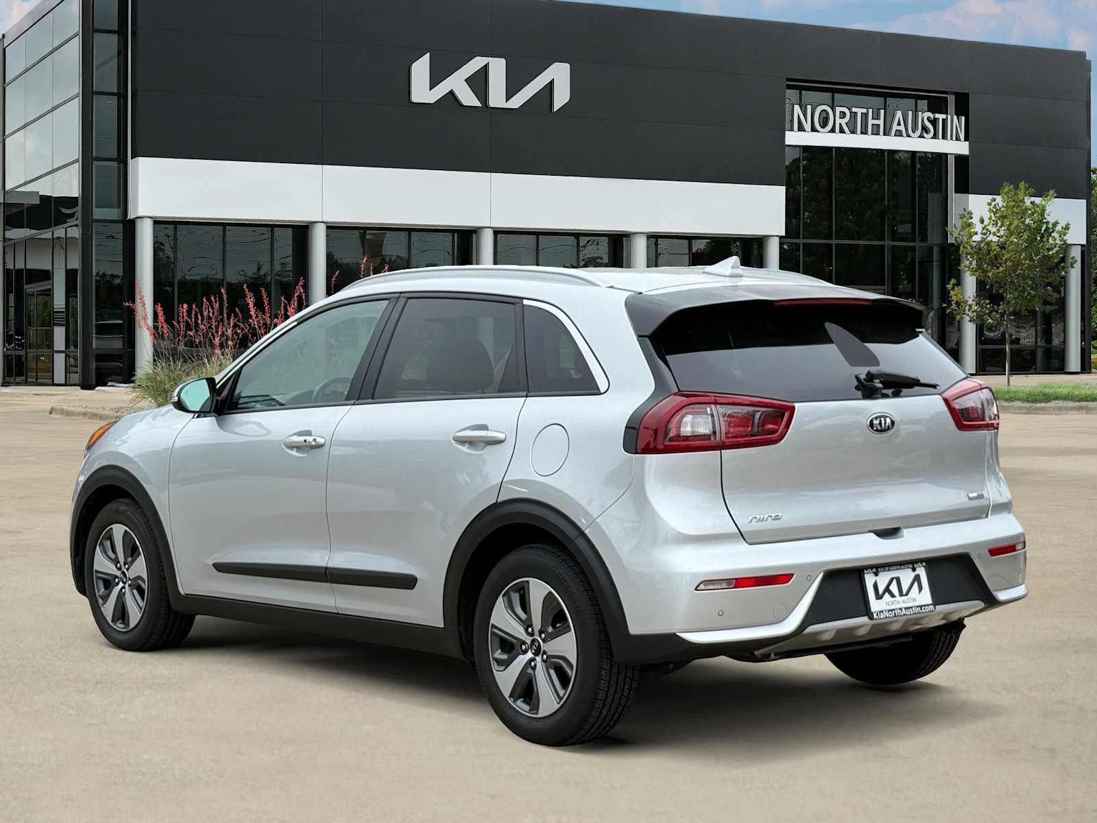 Used 2018 Kia Niro EX w/ EX Premium Package FWD image 6