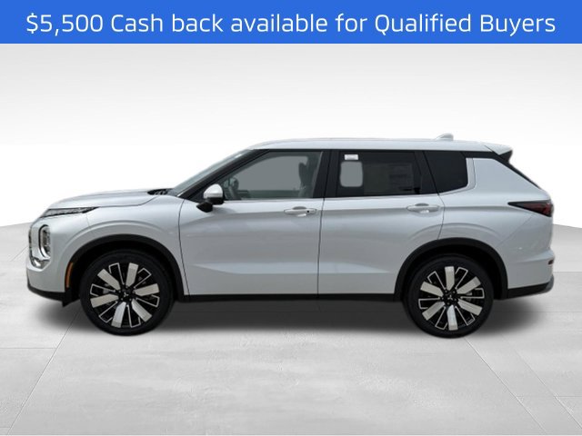 New 2026 Mitsubishi Outlander SE FWD image 2