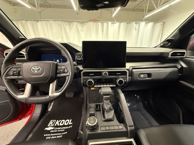 Certified 2025 Toyota 4Runner Limited AWD/4WD image 18