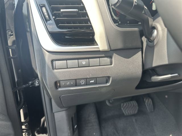 New 2025 Nissan Rogue SL image 17