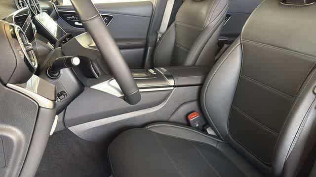 Used 2025 Mercedes-Benz GLC 300 4MATIC image 23