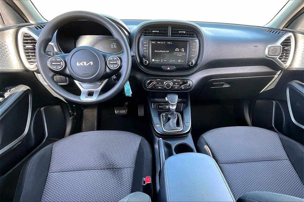 Certified 2024 Kia Soul LX w/ Option Group 015 image 15