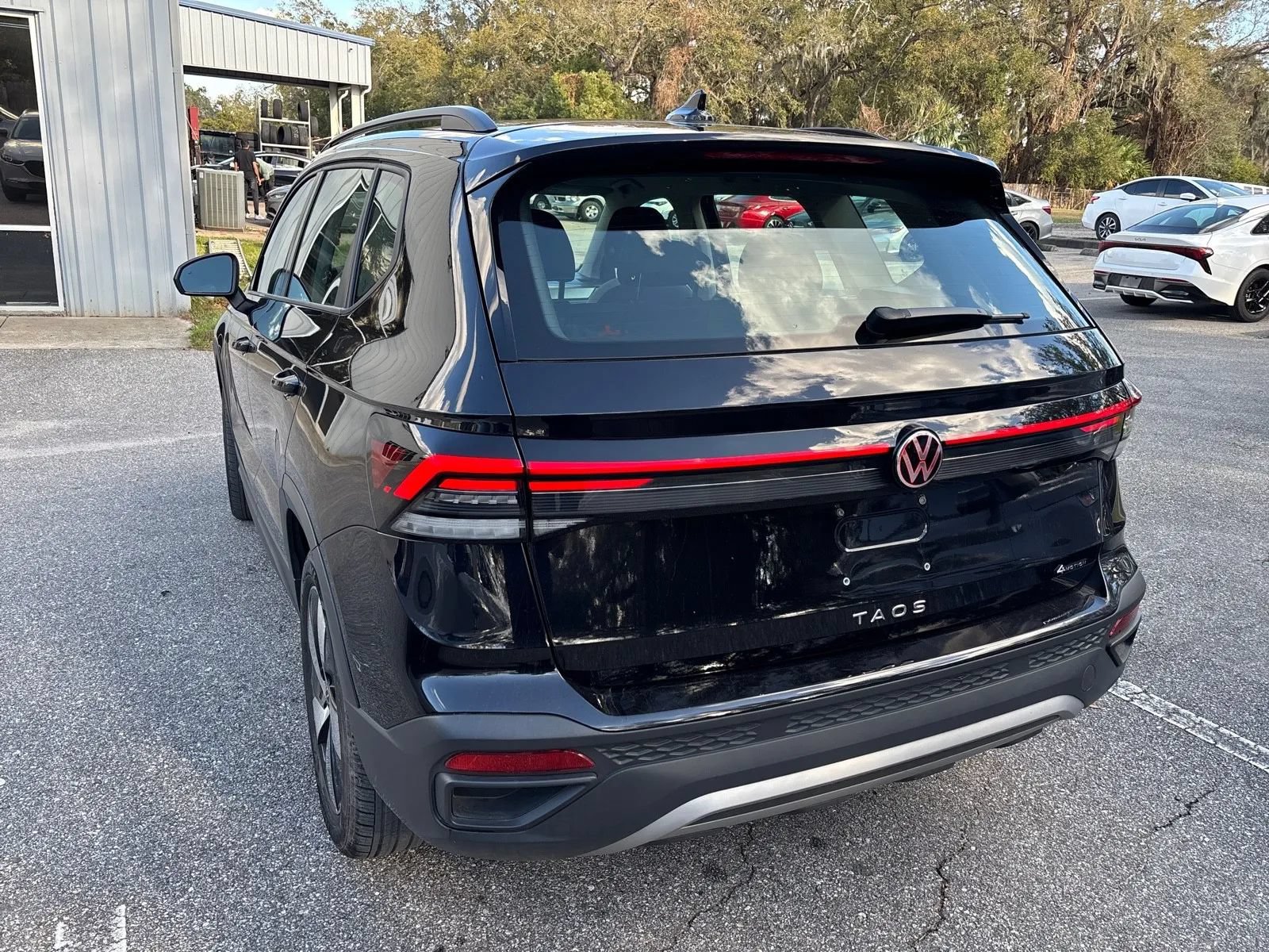 Used 2025 Volkswagen Taos S AWD/4WD image 7