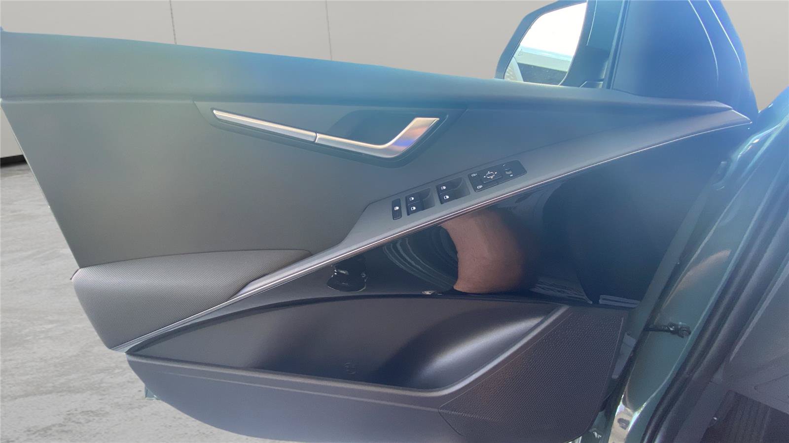 New 2026 Kia Niro EX FWD image 22