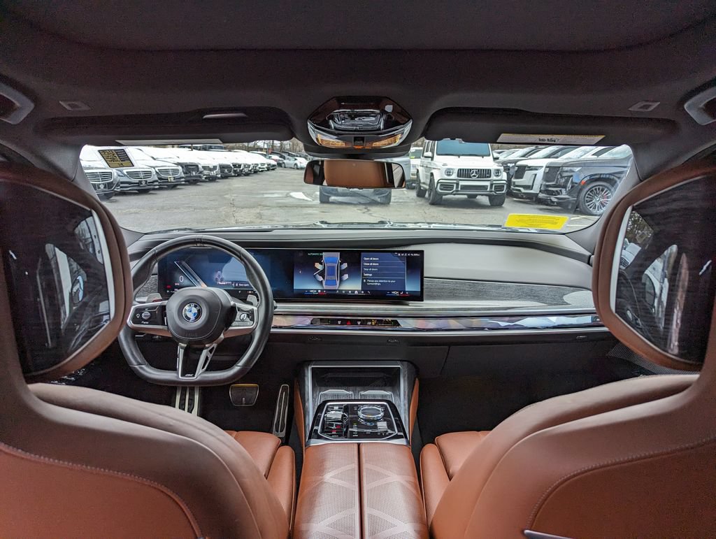 Used 2023 BMW 760i xDrive AWD/4WD image 43