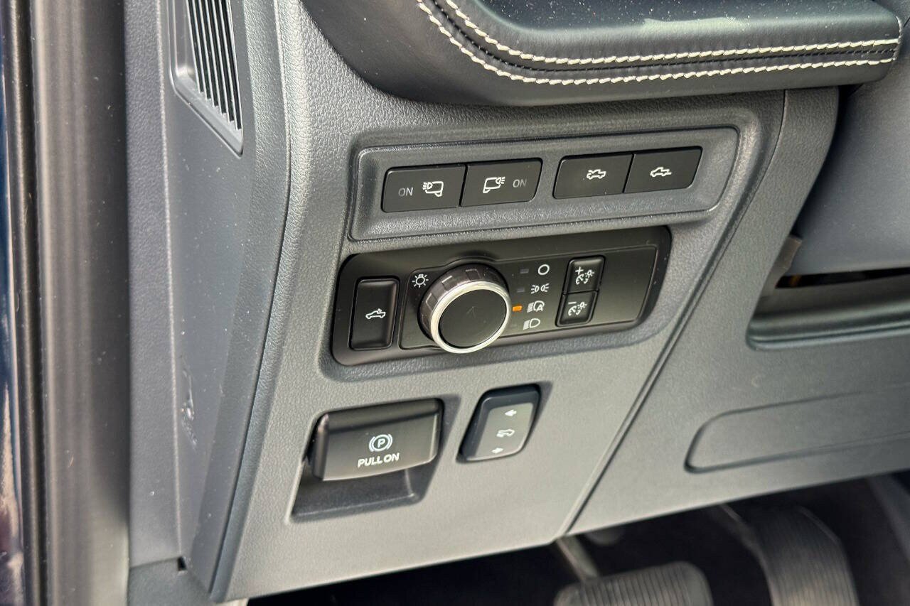 Used 2024 Ford F150 Lightning Platinum AWD/4WD image 35