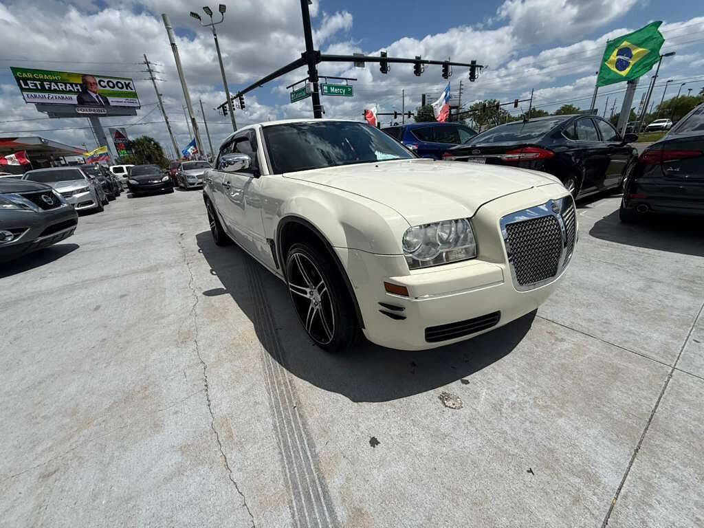 Used 2008 Chrysler 300 LX image 3