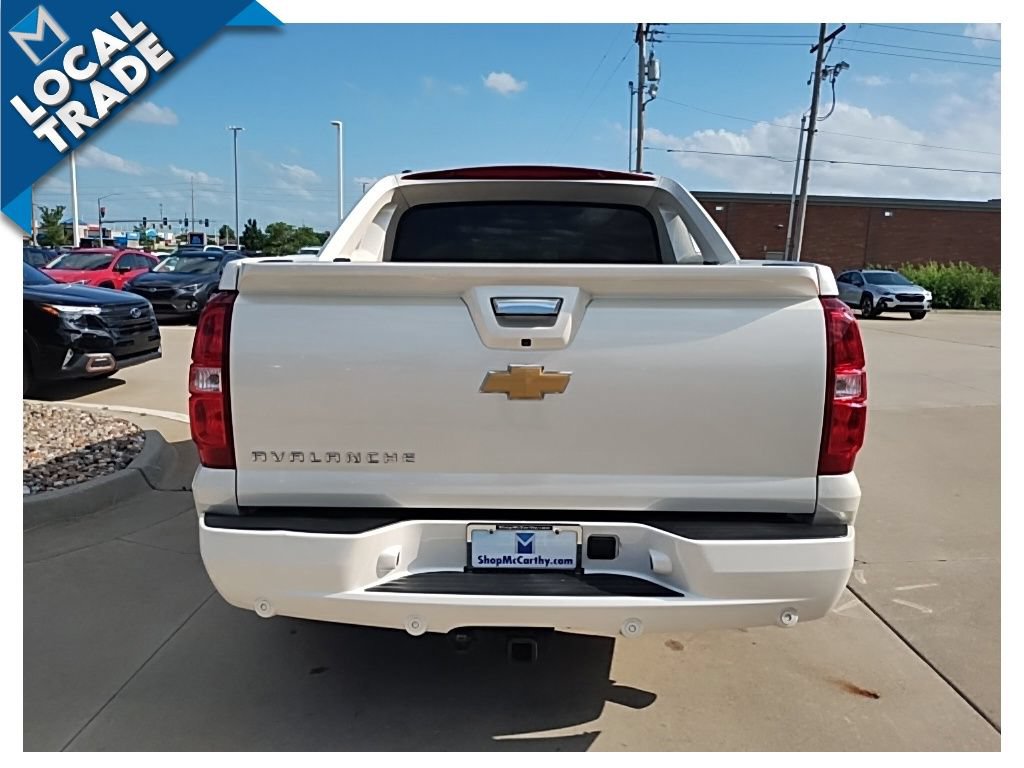 Used 2013 Chevrolet Avalanche LTZ AWD/4WD image 7
