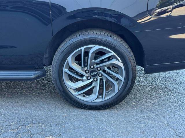 Used 2026 Lincoln Navigator L Premier AWD/4WD image 11