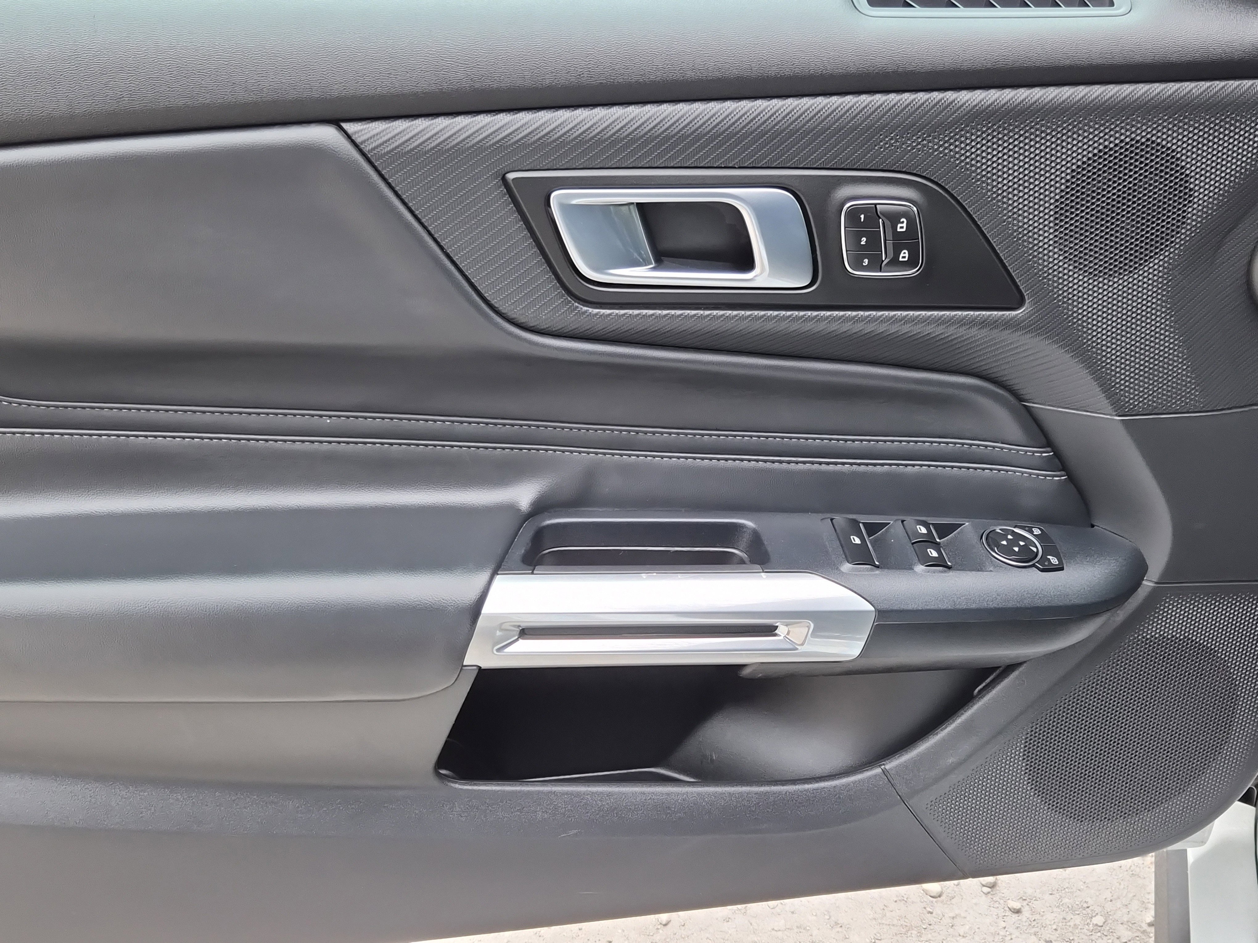 Used 2024 Ford Mustang Premium image 11