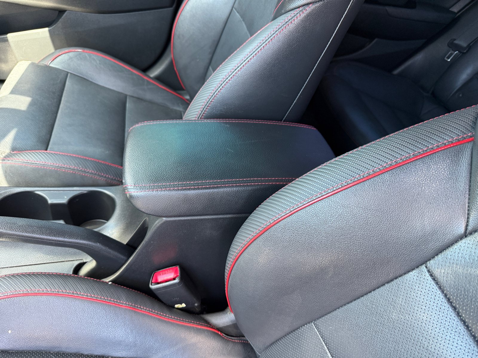 Used 2019 Hyundai Elantra Sport w/ Cargo Package FWD image 14