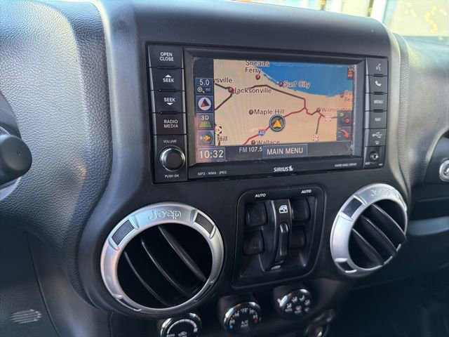 Used 2013 Jeep Wrangler Unlimited Rubicon w/ Connectivity Group AWD/4WD image 31